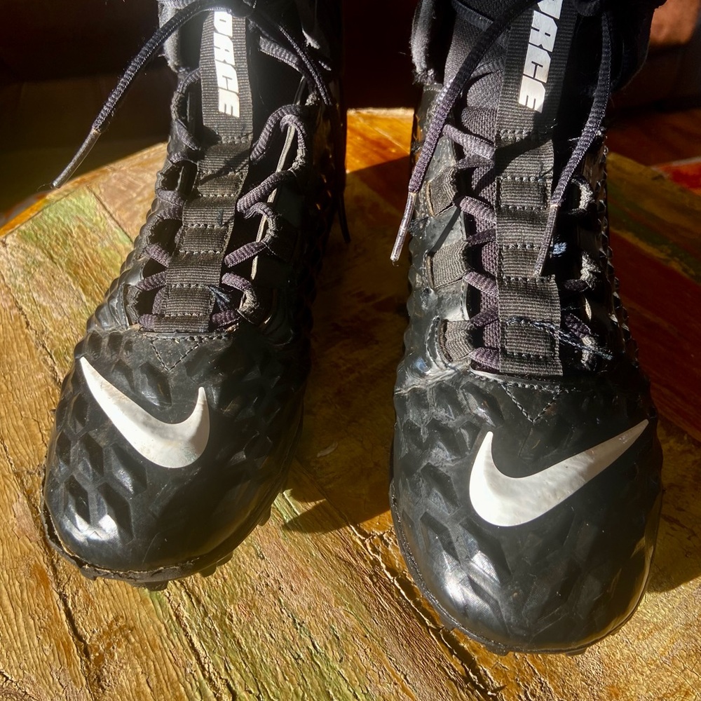 SZ 8.5 NIKE SAVAGE FORCE VARSITY 2 FOOTBALL CLEETS - Picture 4 of 14